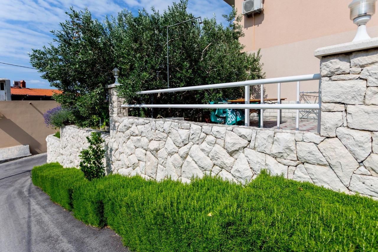 Apartments Iva Brstilo Omiš Exterior foto